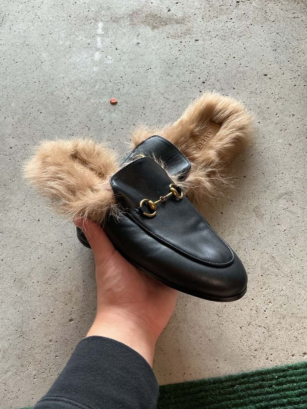 Gucci Princetown Mules Size 40 Black Leather Horsebit Fur Size 40 or 8.5 Women